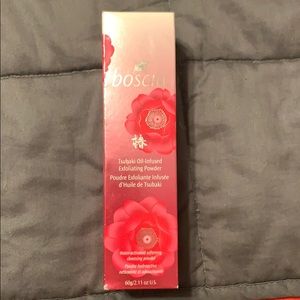 Boscia Tsubaki Oil-Infused Exfoliating Powder